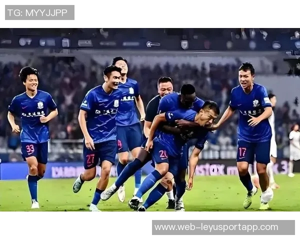 广岛外援半场结束后挑衅高天意引发双方冲突场面火爆