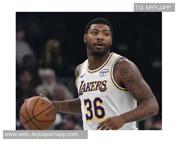 斯玛特今日表现出色教会黄蜂年轻球员防守的真谛 斯玛特今日表现出色教会黄蜂年轻球员防守的真谛