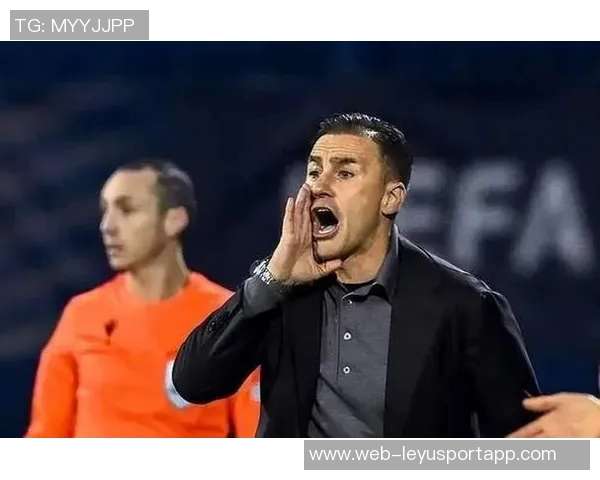 早报：卡纳瓦罗正式接手乌兹别克国家队罗马遭遇逆转失利令人震惊